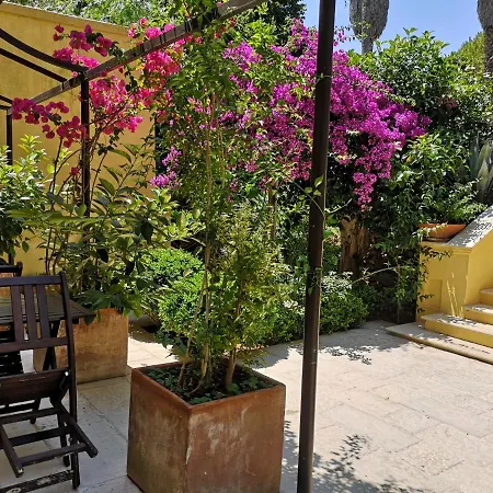 Corte San Giuseppe Bed & Breakfast 3*